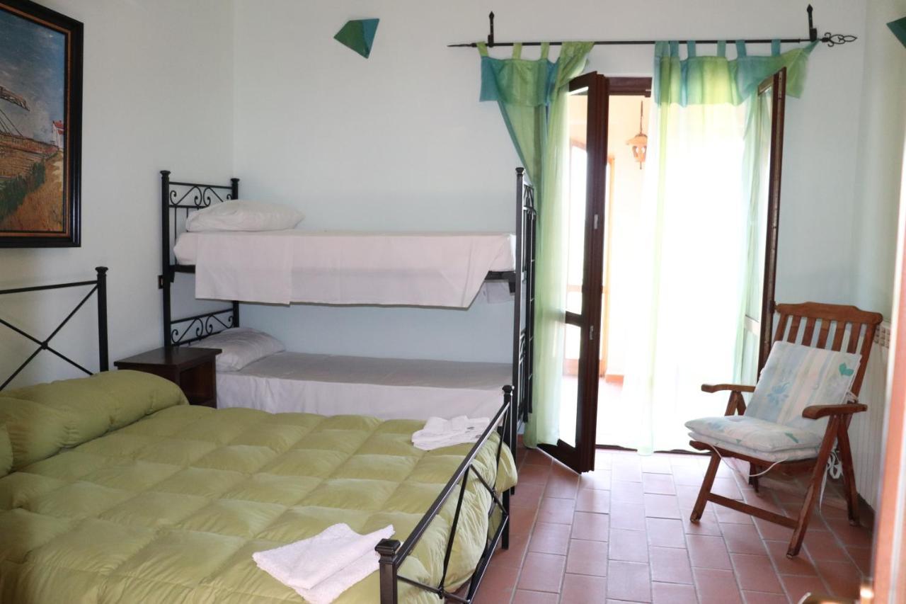 B&B Casale Roshlee Gualdo Cattaneo Bagian luar foto