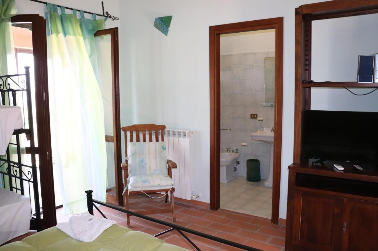 B&B Casale Roshlee Gualdo Cattaneo Bagian luar foto