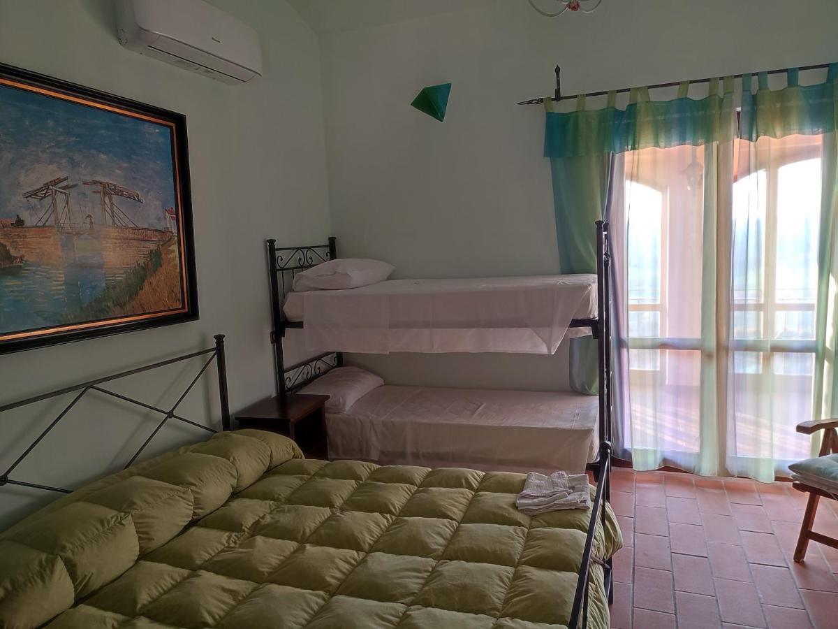 B&B Casale Roshlee Gualdo Cattaneo Bagian luar foto