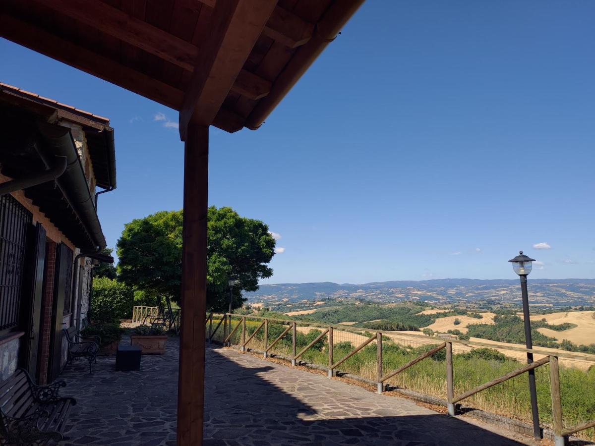 B&B Casale Roshlee Gualdo Cattaneo Bagian luar foto