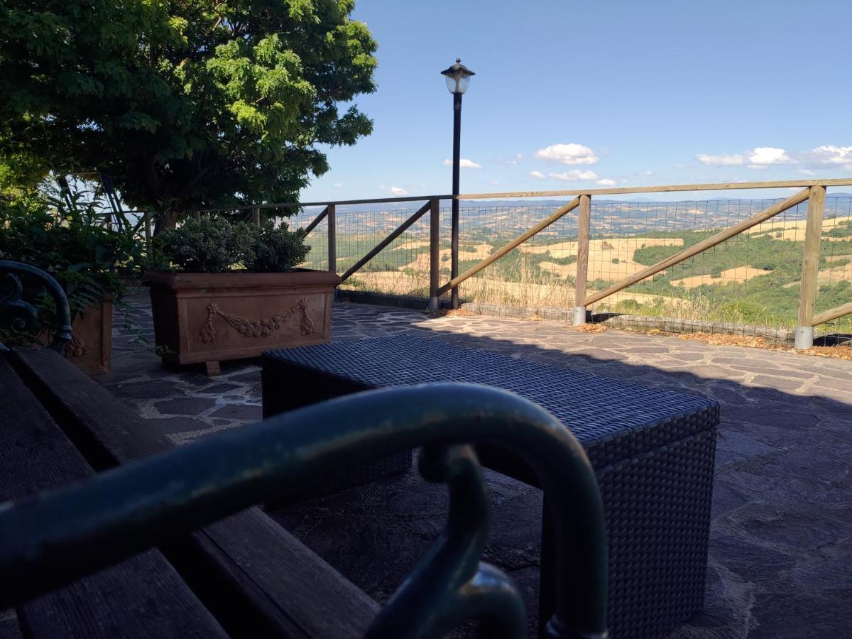 B&B Casale Roshlee Gualdo Cattaneo Bagian luar foto